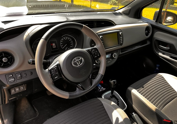 Toyota Yaris cena 57000 przebieg: 68000, rok produkcji 2017 z Wrocław małe 106